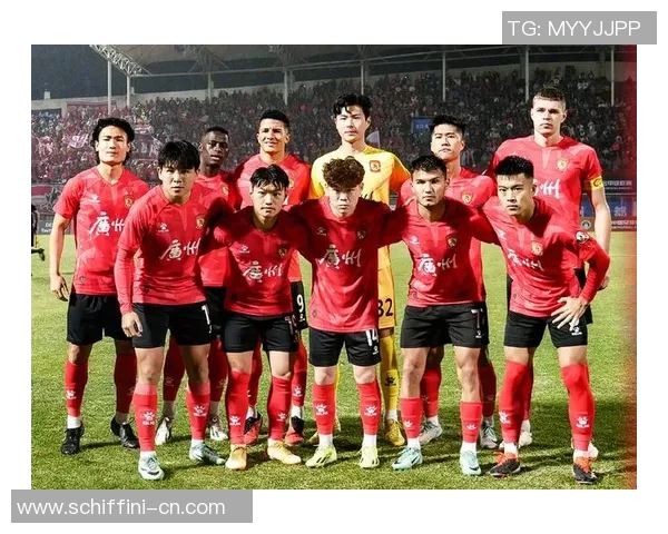 广州篮球队实力大变革引发热议球迷期待新赛季的精彩表现